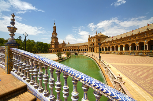 Spain | Tourism, the engine of growth but a source of tension 